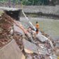 Jogging track yang ambruk kawasan Cileueur River Walk, (Doc, Asajabar.com)