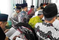 Para peserta tamu undangan Baznas Ciamis sedang Khataman Alquran.