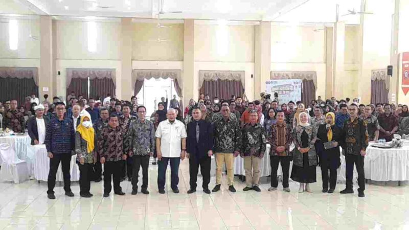 Ketua DPD RI, AA LaNyalla Mahmud Mattalitti saat mengisi Seminar Nasional di Kampus Unigal Ciamis.