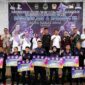 Para atlet tengah berpoto bersama dengan Bupati Ciamis.
