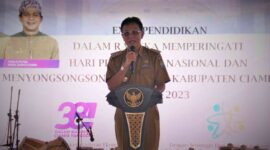 Bupati Ciamis Herdiat Sunarya.