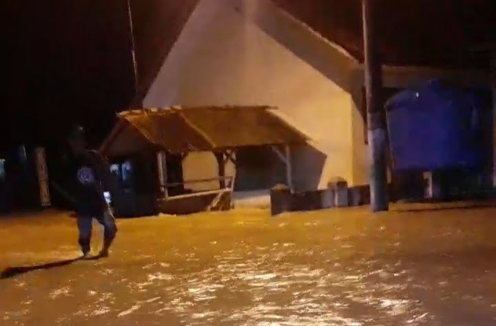 Bencana banjir di Ciamis akibat guyuran hujan.