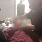 Korban tengah mendapat perawatan di klinik.