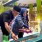 Bupati Ciamis Herdiat Sunarya ketika ziarah ke makam Bupati ke-17 yakni Raden Adipati Arya Kusumah Subrata (1886 – 1914) yang berlokasi di Sukasirna Ciamis.