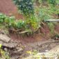 TPT Sungai Cinagawiru atau Peunteunun yang ambruk akibat guyuran hujan deras.