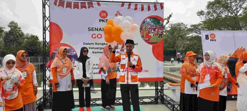 Sekretaris DPD PKS Kabupaten Ciamis, H. Ade Amran saat memberikan sambutan di Lomba Senam Go PKS Go.