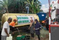 Baznas Ciamis melalui Baznas Tanggap Bencana (BTB) distribusikan ribuan liter air bersih diwilayah yang terdampak kekeringan.