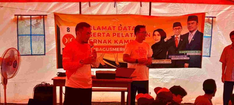 Anggota DPRD Ciamis Fraksi PKS, Uus Rusdiana tengah memberikan pemaparan dalam kegiatan pelatihan ternak kambing.