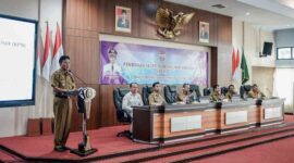 Bupati Ciamis, Dr. H. Herdiat Sunarya saat memberikan Pembinaan Kader Pembangunan Manusia (KPM) di Aula Setda Ciamis, Selasa (5/9/2023).