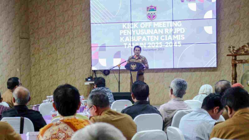 Kick Off Meeting Penyusunan RPJPD Kabupaten Ciamis 2025-2045, di Aula Bappeda, Selasa (5/9/2023).