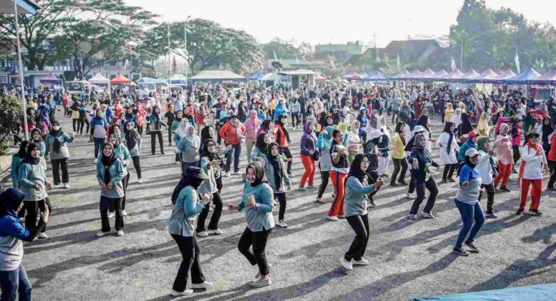 Kegiatan gerak jalan sehat dalam rangka memperingati Harhubnas 2023. 