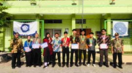Prestasi siswa-siswi SMAN 1 Ciamis di Hari Batik Nasional.