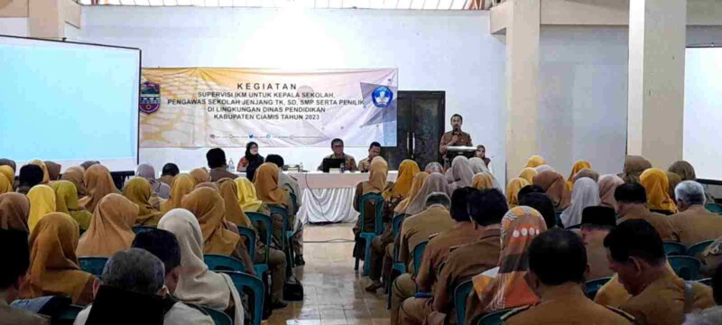 Kegiatan Supervisi IKM Kepala Sekolah, Pengawas Sekolah jenjang TK, SD, SMP dan Penilik di Aula Selagangga Ciamis, (23/10/2023).