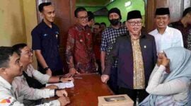 Penyaluran bantuan sosial Kemensos RI bersama Anggota DPR RI Komisi VIII.