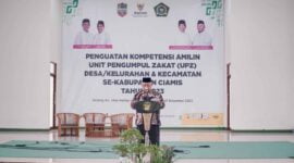 Ketua Baznas Kabupaten Ciamis, KH. Lili Miftah daat memberikan sambutan kegiatan penguatan kompetensi UPZ.