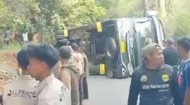 Bus pembawa rombongan Pramuka dari Kabupaten Ciamis terguling.