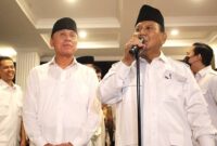 Caleg DPR RI Partai Gerindra Dapil Jabar X (Kuningan, Ciamis, Banjar dan Pangandaran) Nomor Urut 1, Mochamad Iriawan atau Iwan Bule (Kiri) dan Capres Partai Gerindra Nomor Urut 02, Prabowo Subianto (Kanan).