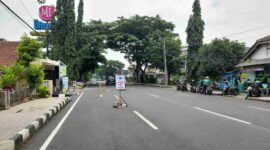 Papan Petunjuk Parkir di Lajur Jalan Nasional Ciamis.