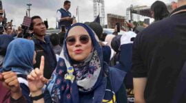 Caleg DPR RI dari Partai NasDem nomor urut 1 Dapil Jabar X, Farahdibha Tenrilemba menghadiri Kampanye Akbar Partai NasDem di Tegallega Bandung.
