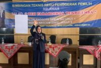 Farahdibha Tenrilemba, Caleg DPR RI dari Partai NasDem nomor urut 1 Dapil Jawa Barat X, tengah memberikan Bimtek di Ciamis.