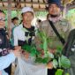 Anggota DPRD Provinsi Jawa Barat, Hj. Tina Wiryawati, SH (kiri).