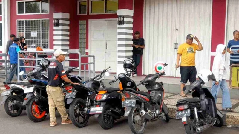 Pengelolaan parkir oleh pihak panitia Tut Wuri Handayani.