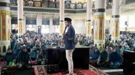 Ustadz Koh Dennis Lim menghadiri Gebyar Akbar Rajab 1445 Hijriyah di Masjid Agung Ciamis, Selasa (30/1/2024).