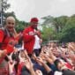 Fredi Darmawan, SE, Caleg DPR RI dari PSI nomor urut 1 Dapil Jawa Barat X (Kuningan, Ciamis, Banjar, dan Pangandaran) didampingi sang istri ketika berkampanye.