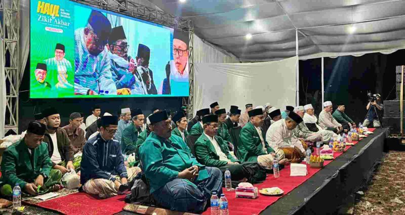 Istighosah dan haul ke-4 KH. Ahmad Bagdja di Lapangan BLK Yayasan Arkasih, Manggari, Kuningan, Selasa (06/02/2024).