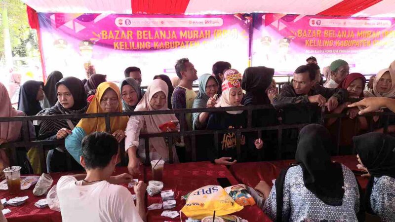 Bazaar Belanja Murah (BBM) Keliling di Halaman Kantor Kecamatan Ciamis.