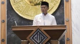 Bupati Ciamis, Dr. H. Herdiat Sunarya MM tengah memberikan pesan penting di Masjid Agung Ciamis.