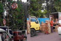 Aktivitas bongkar muat truk barang di Jalan Rumah Sakit-Pasar Ciamis Blok A.