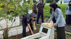Ziarah dan tabur bunga Lapas Kelas IIB Ciamis.