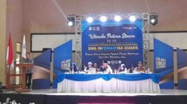 Angga Budi Kusuma, Direktur Utama Pesona Kahuripan memberikan motivasi kepada para lulusan SMA Informatika Ciamis.