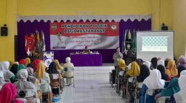 Pendidikan politik khusus perempuan di Gedung GOW Ciamis.