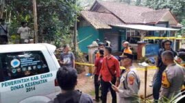 Polisi tengah olah TKP kasus mutilasi diwilayah Desa Cisontrol, Kabupaten Ciamis.