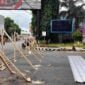 Pemagaran lokasi pekerjaan.