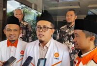 Ketua DPD PKS Kabupaten Ciamis, Arif Anwar Budiman (Tengah).