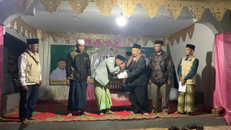 Ketua Baznas Kabupaten Ciamis, KH. Lili Miftah, didampingi Kepala Pelaksana Baznas Ciamis, Amas Tamsis.