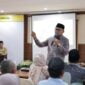 Anggota Komisi XI DPR RI, Agun Gunandjar Sudarsa saat memberikan penyuluhan jasa keuangan di Hotel Priangan Ciamis.