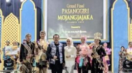 PJ Bupati Ciamis, Engkus Sutisna bersama pemenang Mojang Jajaka Kab.Ciamia 2024.