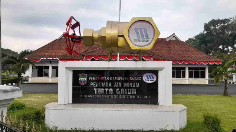 Kantor Perumda Air Minum Tirta Galuh.