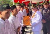 Penyerahan remisi oleh Pj Bupati dan Kalapas Ciamis.