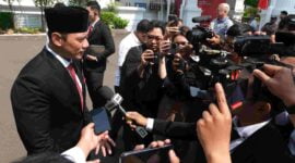 Menteri ATR/BPN, AHY saat diwawancarai oleh awak media di Istana Negara.