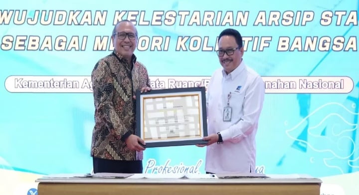 ATR/BPN menerima penghargaan dari Arsip Nasional Republik Indonesia (ANRI)