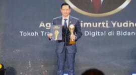 AHY dinobatkan sebagai Tokoh Transformasi Digital di Bidang Pertanahan dalam ajang Detikcom Awards 2024. 