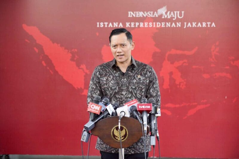 Menteri AHY saat konferensi pers.