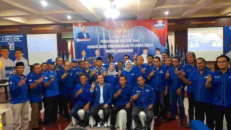 Herdiat-Yana saat menghadiri Konsolidasi Partai Demokrat.