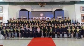 Prosesi wisuda dan sumpah profesi STIKes Muhammadiyah Ciamis.