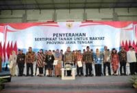 Penyerahan Sertipikat Tanah untuk Rakyat, Kamis (12/12/2024) di Gelanggang Olahraga (GOR) Abirawa, Batang.